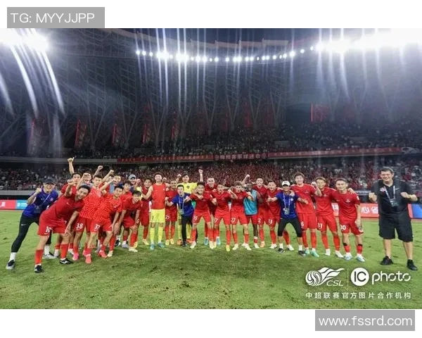 虎年贺岁足球明星携手祝福图集展现激情与团圆的美好时刻