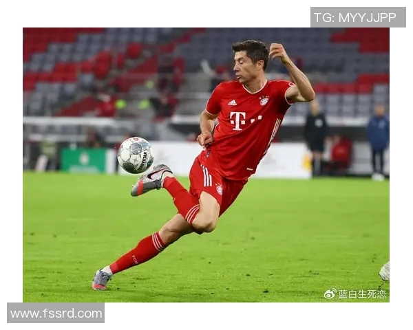 足球巨星转会之路精彩瞬间回顾与变身图集展示