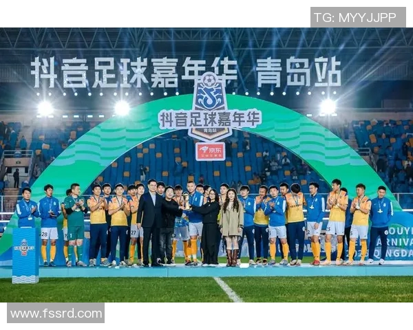 足球明星亲临现场观赛的精彩时刻与背后故事揭秘 足球明星亲临现场观赛的精彩时刻与背后故事揭秘